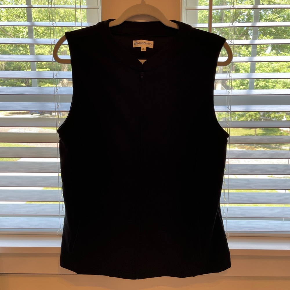 NWOT Travelsmith Sleeveless Zip Vest, Black, MED